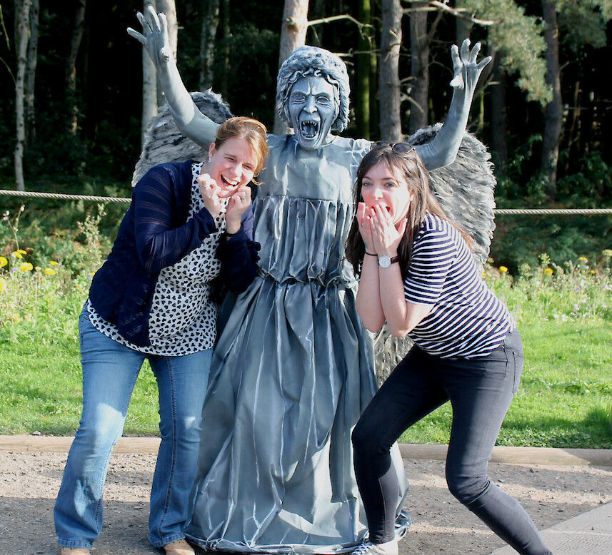 halloween living statue hire uk